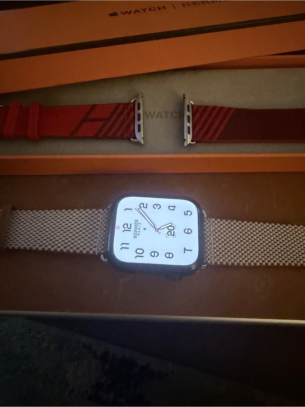 Apple Watch series8 Hermès w/ 2 authentic bands